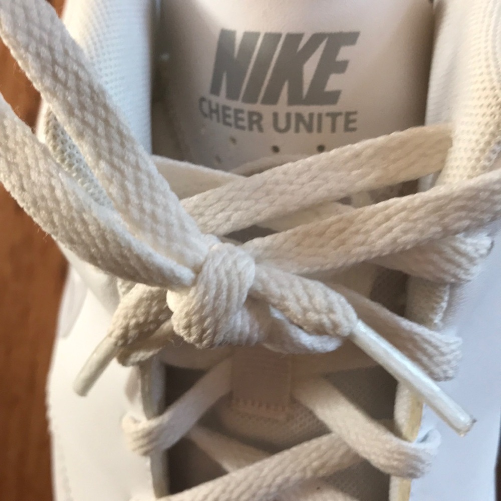 Shoes - Picture 4 of 4